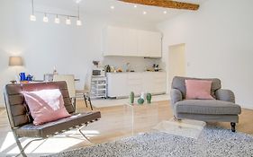 St Jobis - Charmant Appartement, Moderne Et Refait A Neuf, Vieux-Nice